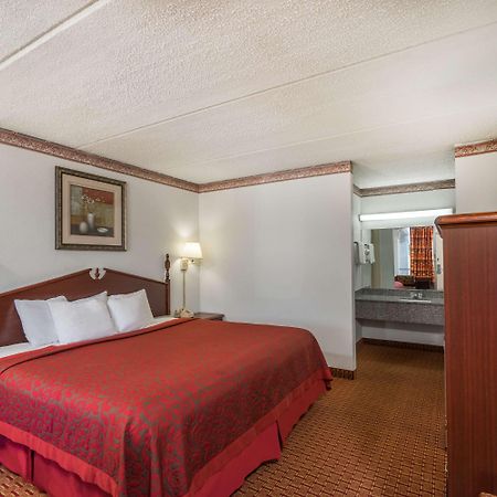 Days Inn By Wyndham Hurricane Mills Eksteriør bilde