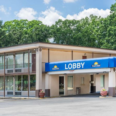 Days Inn By Wyndham Hurricane Mills Eksteriør bilde