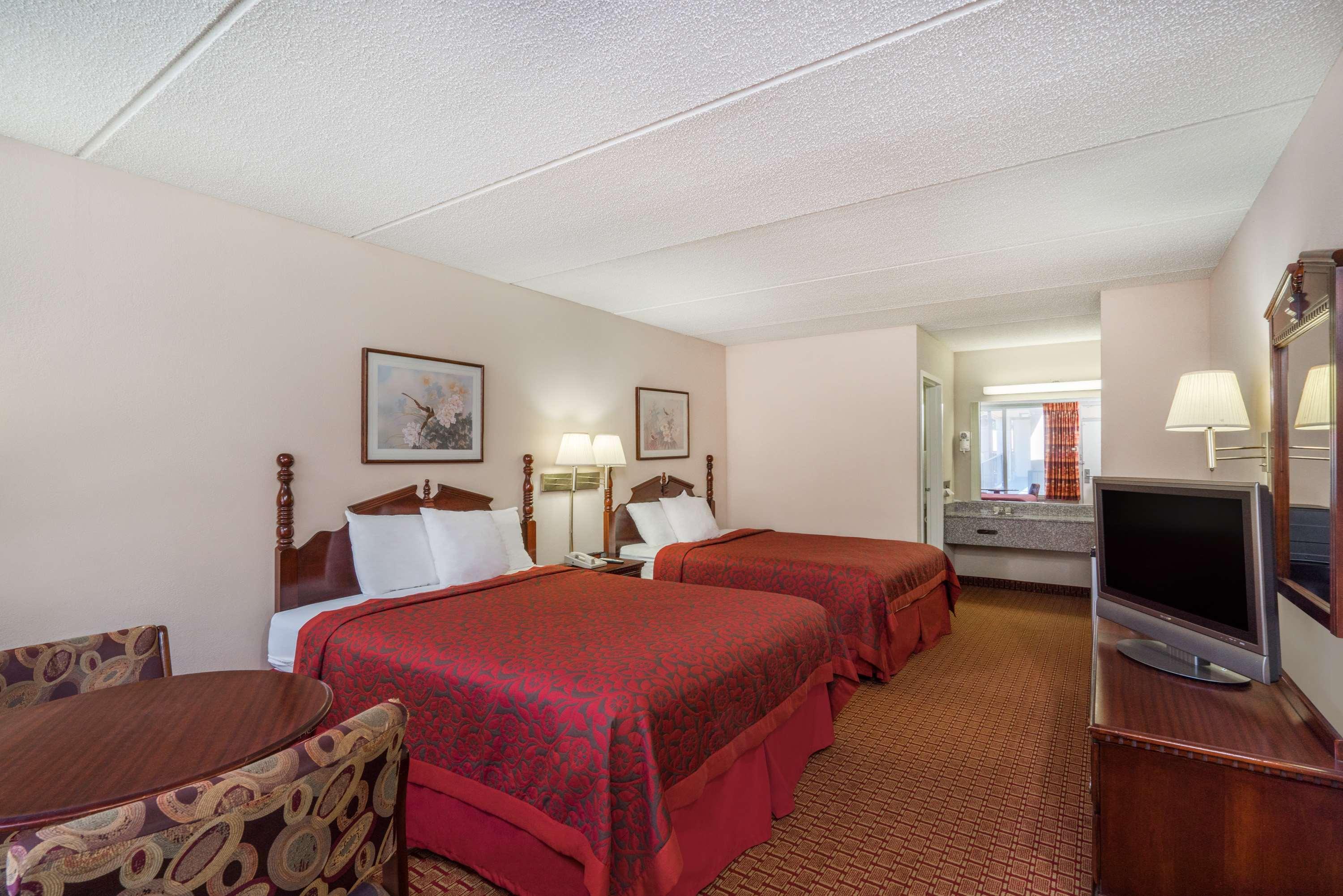 Days Inn By Wyndham Hurricane Mills Eksteriør bilde