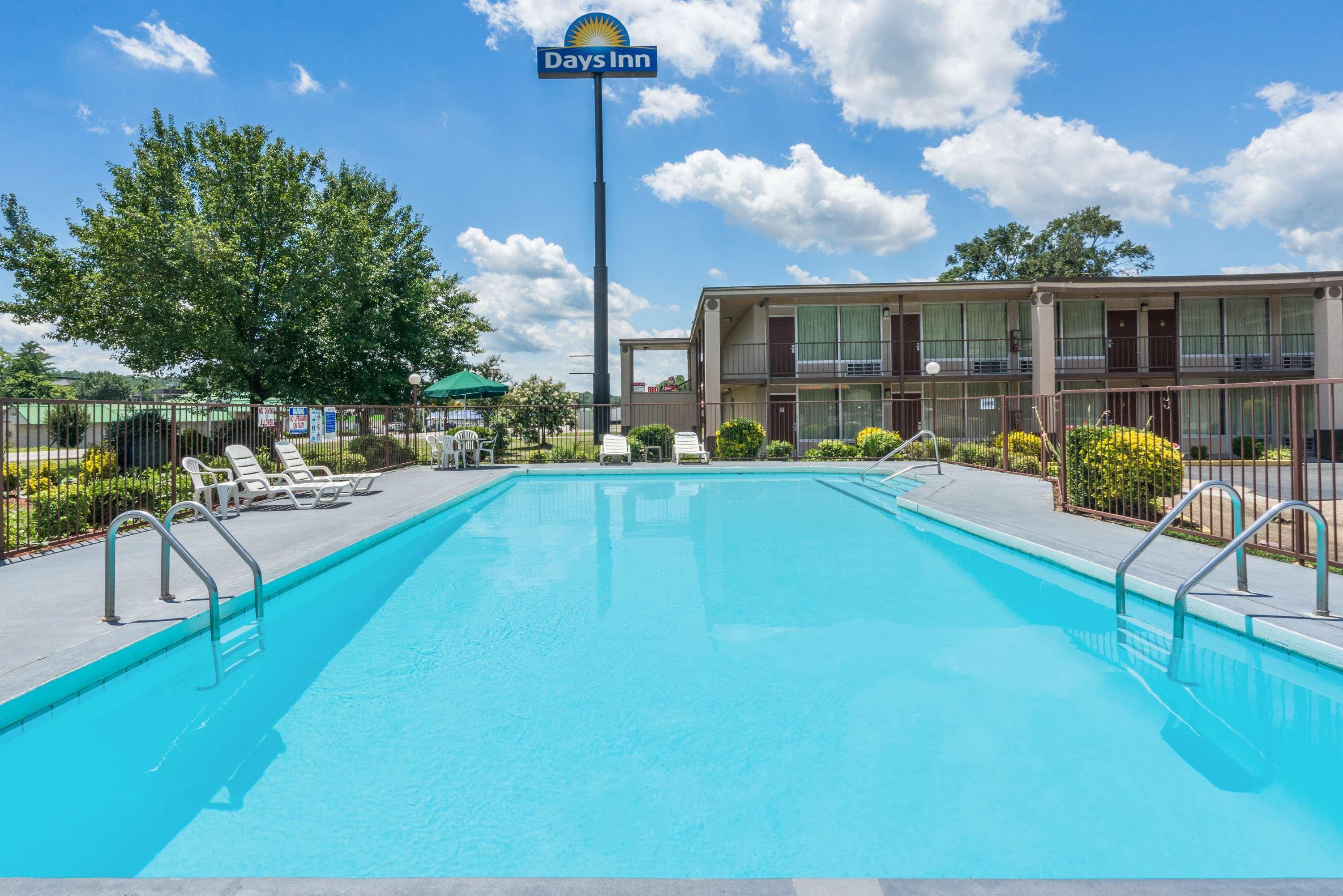 Days Inn By Wyndham Hurricane Mills Eksteriør bilde